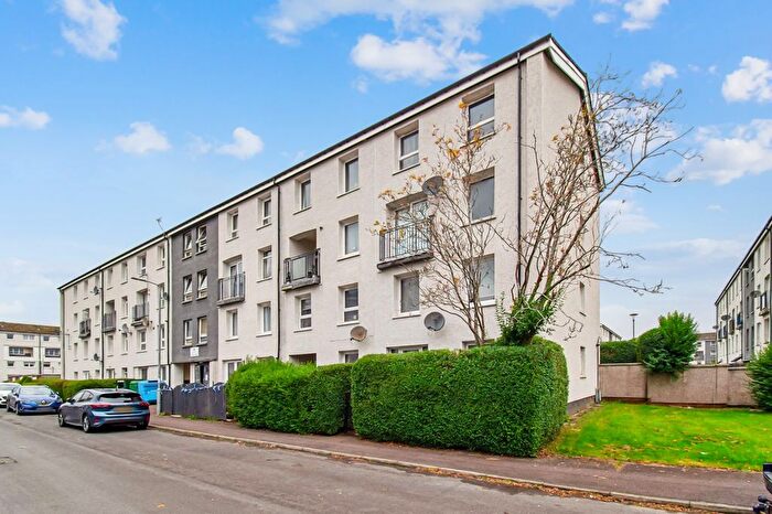 3 Bedroom Maisonette To Rent In Teviot Terrace, Johnstone, Renfrewshire, PA5