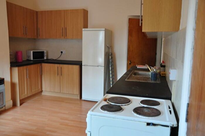 6 Bedroom Terraced House To Rent In Archery Place, University, Leeds, LS2