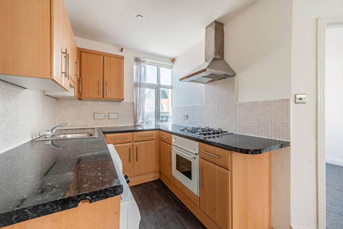1 Bedroom Flat To Rent In Victoria Road, Ruislip Manor, Ruislip, HA4