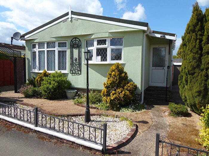 2 Bedroom Mobile/park Home For Sale In Marshmoor Park, Willow Lane, Great Bricett, Ipswich, IP7