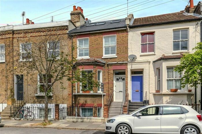 1 Bedroom Flat To Rent In Gayford Road, London, W12