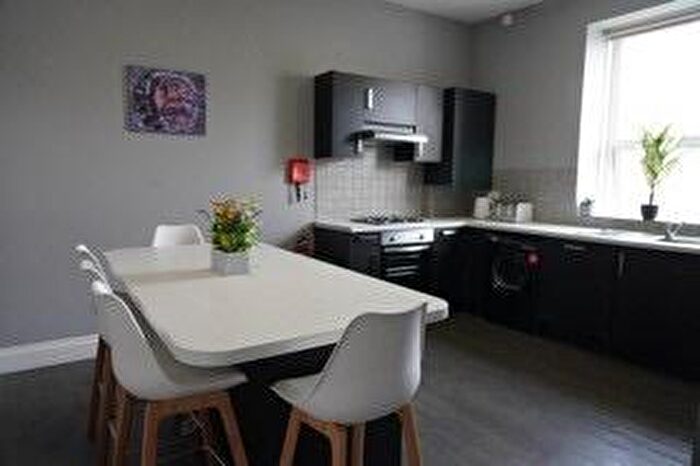 5 Bedroom Apartment To Rent In B North Friary House, PL4