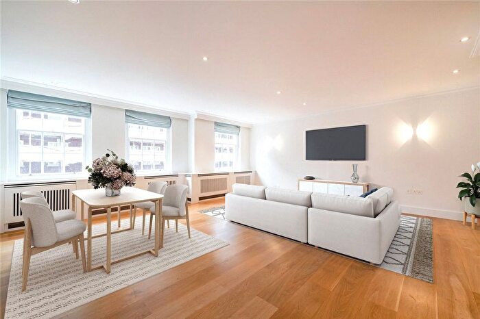 3 Bedroom Flat To Rent In Grosvenor Square, London, W1K