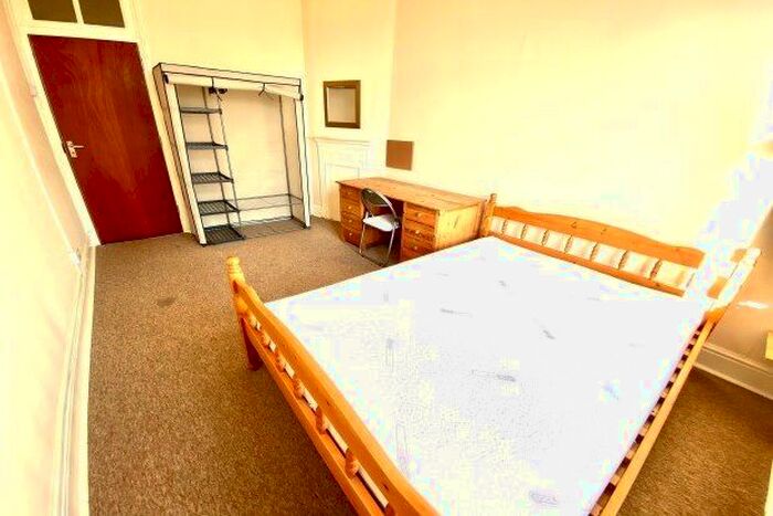 3 Bedroom Flat To Rent In Elm Grove, Southsea, PO5