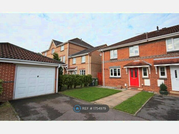 3 Bedroom End Of Terrace House To Rent In Saffron Way, Whiteley, Fareham, PO15