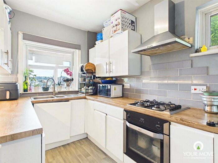 2 Bedroom Bungalow For Sale In Upper Dane Road, Margate, Kent, CT9 - Photo 2