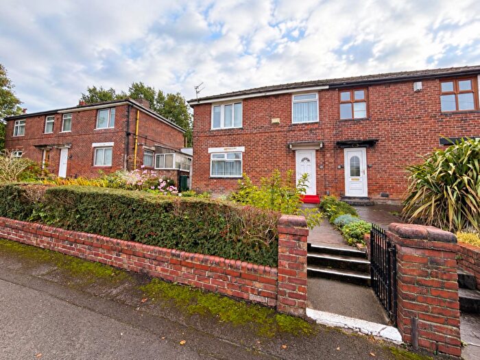 3 Bedroom Semi-Detached House For Sale In Ringwood Avenue, Radcliffe, Manchester, M26
