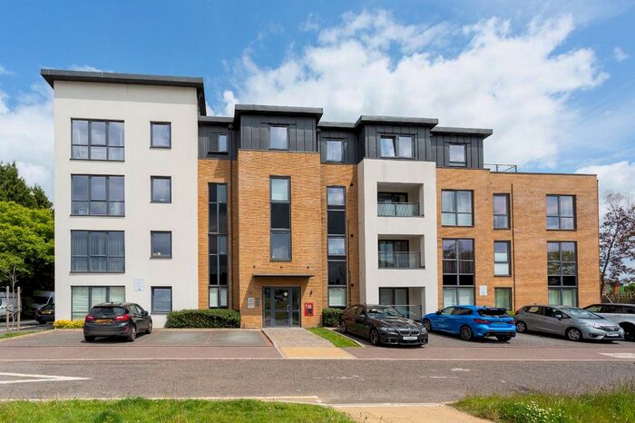1 Bedroom Flat To Rent In St. Albans Road, Watford, Hertfordshire, WD25