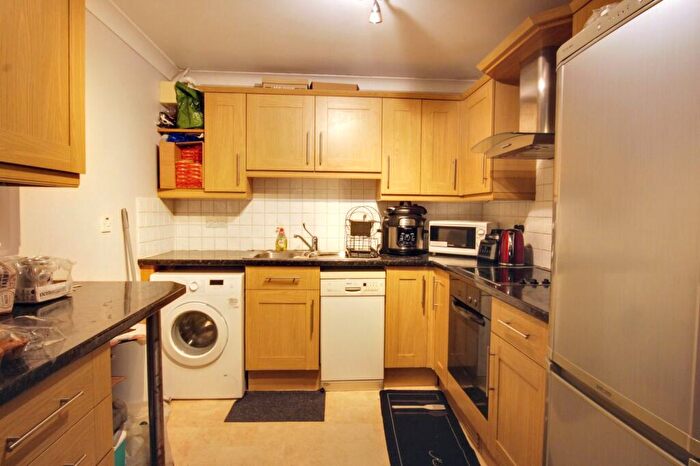1 Bedroom Apartment For Sale In Great Heathmead, Anscome House Great Heathmead, RH16