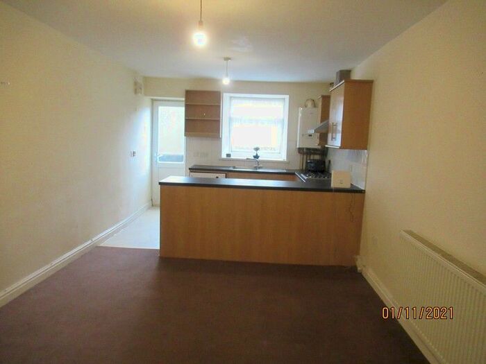 2 Bedroom Flat To Rent In Ystrad Road, Basement Flat, Pentre, Rhondda Cynon Taff. CF41