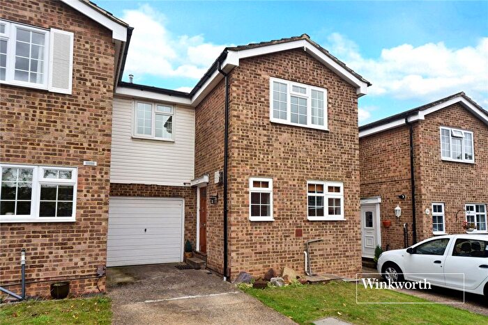 4 Bedroom Terraced House To Rent In Penshurst Way, South Sutton, Surrey, SM2