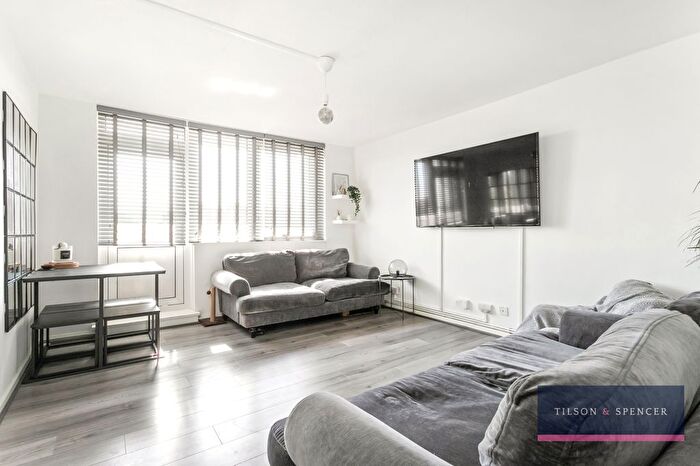 2 Bedroom Flat For Sale In Chisley Road, London, N15