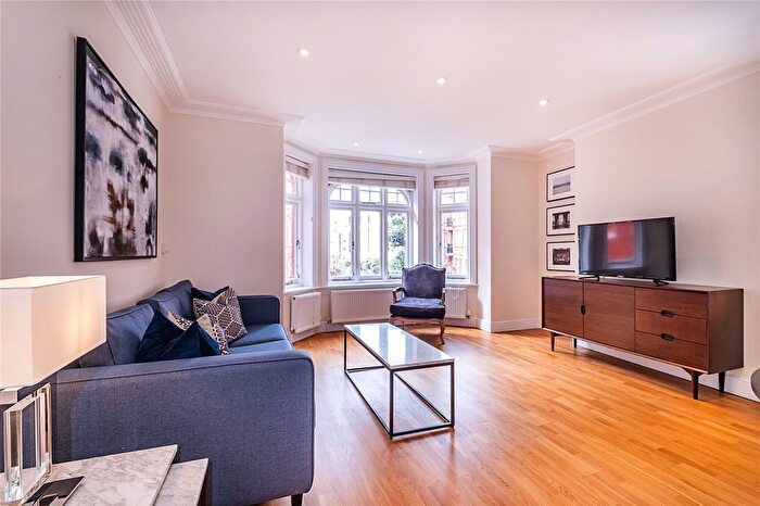 2 Bedroom Flat To Rent In Hamlet Gardens, London, W6