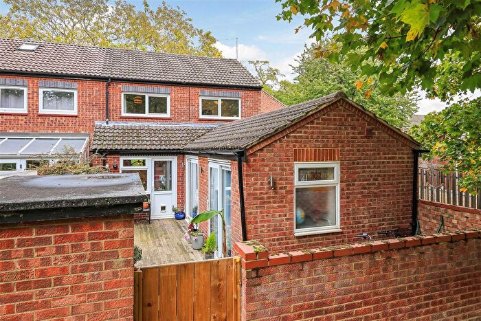 4 Bedroom End Terrace House For Sale In Golding Road, Cambridge, CB1