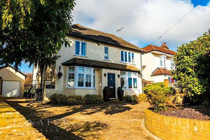 4 Bedroom Detached House For Sale In Toms Lane, Kings Langley, WD4