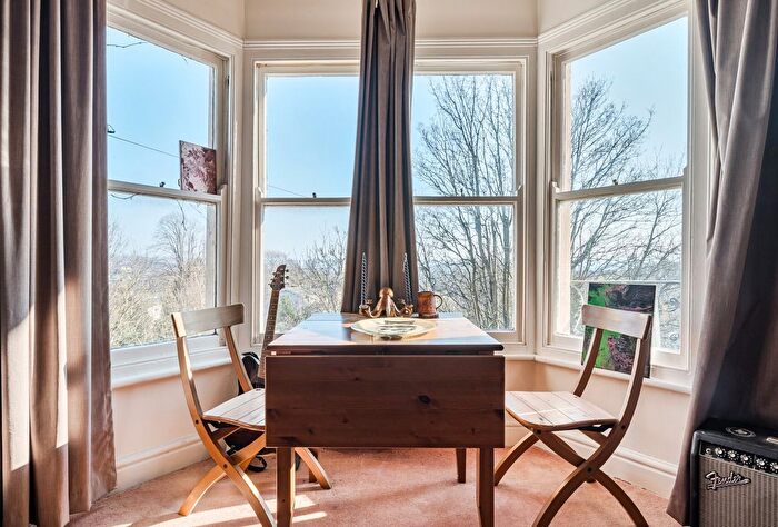 3 Bedroom Flat For Sale In Hurlingham Road, Bristol, BS7