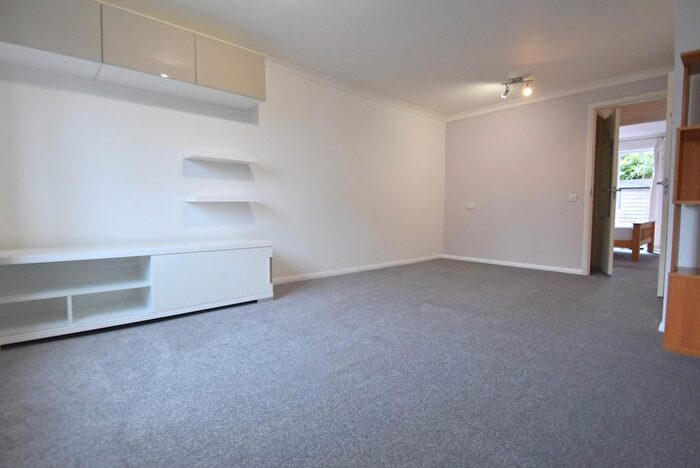 1 Bedroom Flat To Rent In Horton Road, Datchet, Slough, Berkshire, SL3