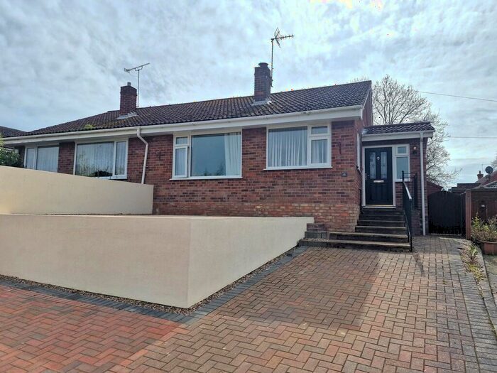 2 Bedroom Semi-Detached Bungalow For Sale In Hampton Avenue, Thurlton, NR14