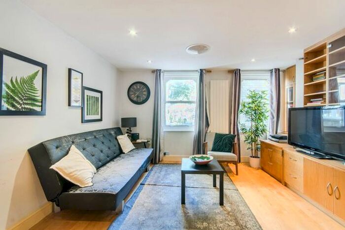 3 Bedroom Flat To Rent In Callard Close, Little Venice, London, W2