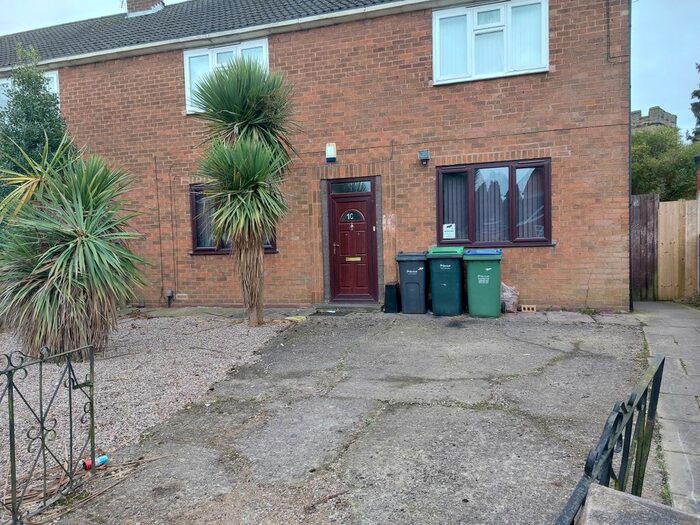 2 Bedroom Maisonette To Rent In Lichfield Street, Tipton, DY4
