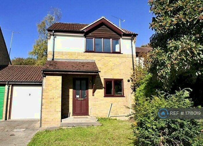3 Bedroom Detached House To Rent In Honeysuckle Close, Winchester, SO22