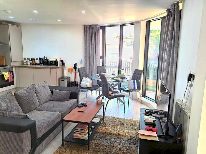 1 Bedroom Flat To Rent In Boyson Road, London, SE17
