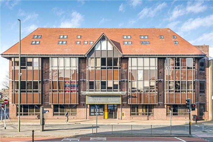 1 Bedroom Flat To Rent In Staines Road West, Sunbury-On-Thames, Surrey, TW16