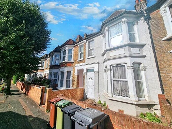 3 Bedroom House To Rent In Lea Hall Road, Leyton, E10