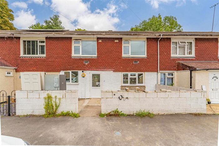 4 Bedroom Terraced House For Sale In Winvale, Slough, SL1