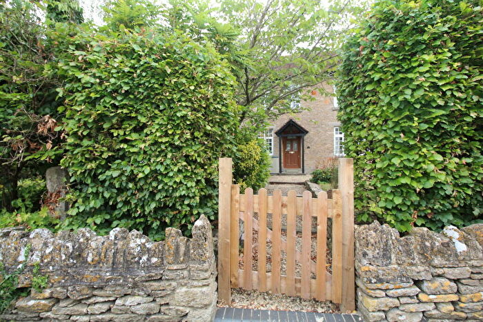 3 Bedroom Semi-Detached House To Rent In Stanton St. Quintin, Chippenham, SN14