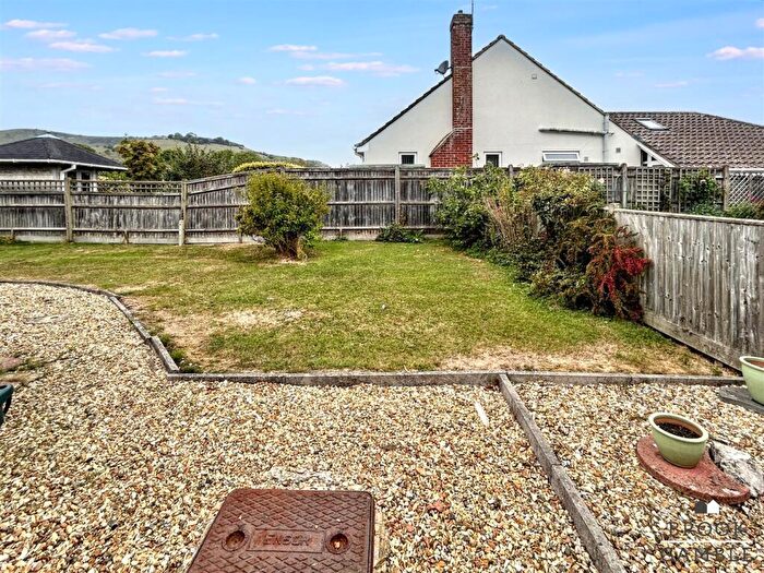 2 Bedroom Bungalow For Sale In Went Hill Gardens, Eastbourne, BN22