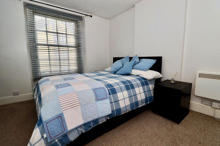 1 Bedroom Flat For Sale In Somerton Road, Street, BA16
