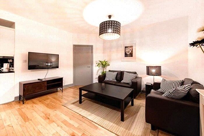 2 Bedroom Apartment To Rent In Greatorex Street, London, E1