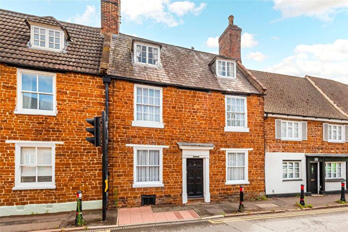 4 Bedroom Cottage For Sale In Broad Green, Wellingborough, Northamptonshire, NN8