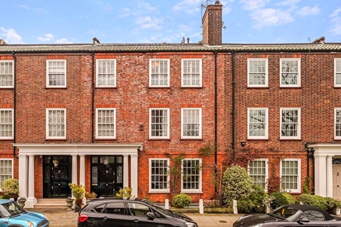 4 Bedroom Terraced House To Rent In Chelsea Square, Chelsea, SW3