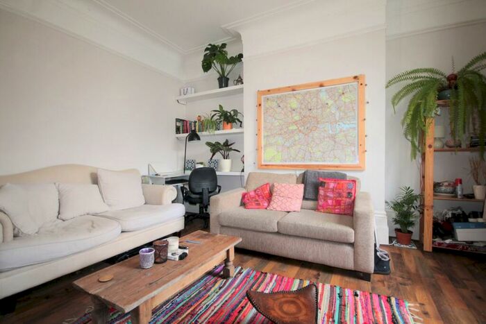 2 Bedroom Flat To Rent In Alexandra Grove, Finsbury Park, N4