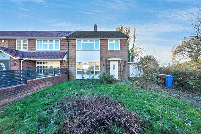 3 Bedroom End Terrace House For Sale In Makepiece Road, Bracknell, RG42