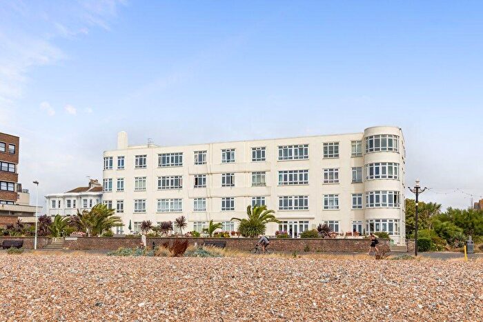 3 Bedroom Flat For Sale In Clarence Court, Brighton Road, Worthing, BN11