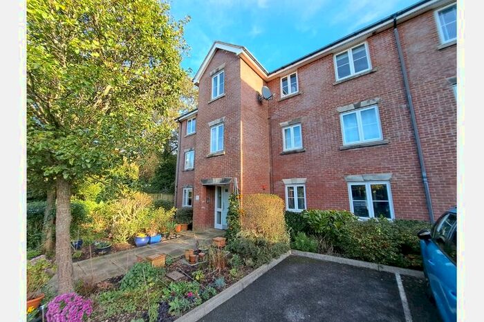 2 Bedroom Flat To Rent In Whyte Close, Dover, Whitfield, CT16