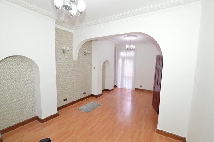 3 Bedroom House To Rent In Shelley Avenue, London, E12