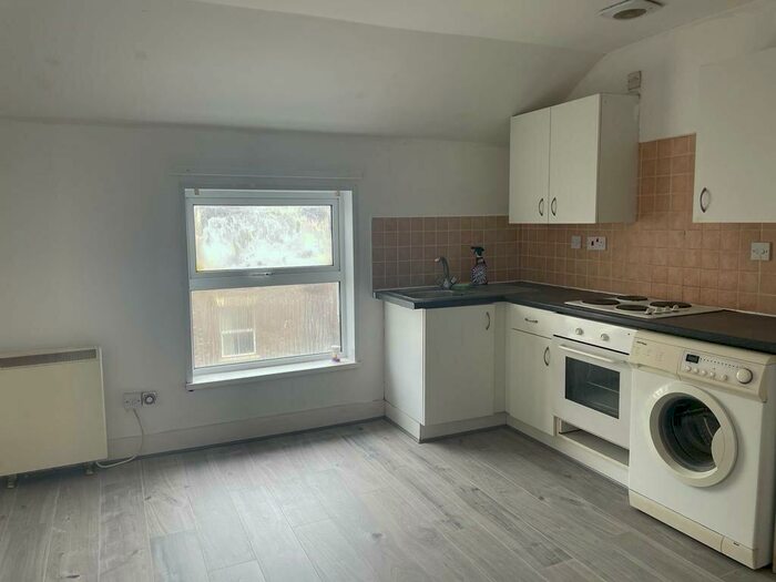 2 Bedroom Apartment To Rent In Alexandra Road, MK40