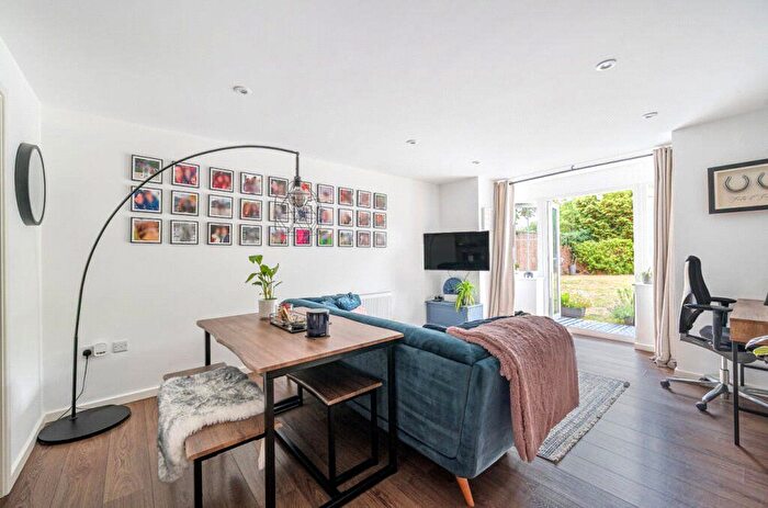 1 Bedroom Flat For Sale In Latymer House, Goodwin Close, Wokingham, RG41