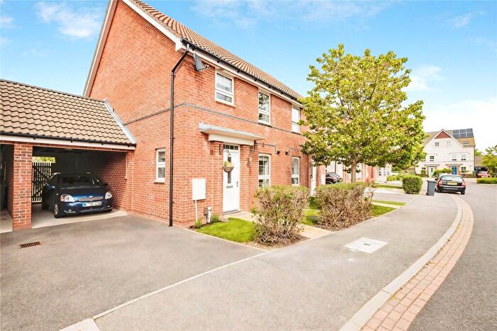 3 Bedroom Semi-Detached House For Sale In Quicksilver Street, Worthing, BN13