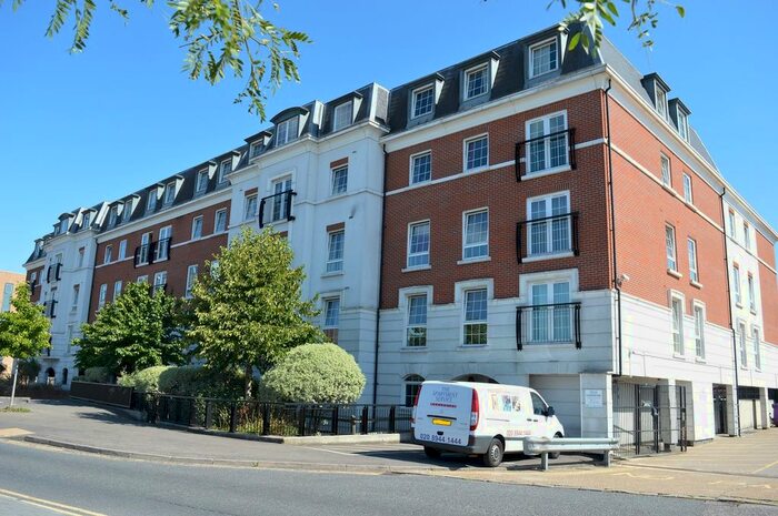 2 Bedroom Flat To Rent In Station Approach, Epsom, Surrey., KT19