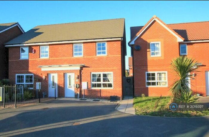 3 Bedroom Semi-Detached House To Rent In Garland Road, New Rossington, Doncaster, DN11