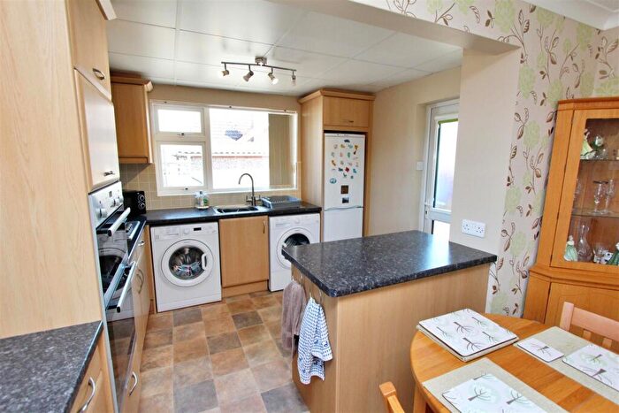 2 Bedroom Detached Bungalow For Sale In Frinton Grove, Bispham, Blackpool, FY2
