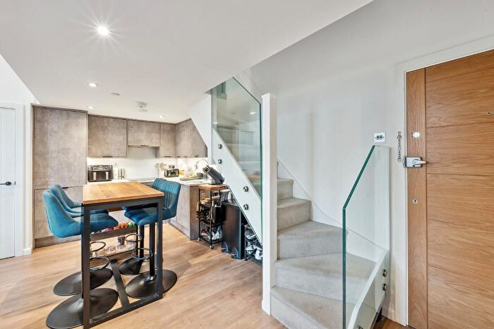 1 Bedroom Flat For Sale In Kingston Road, Wimbledon Chase, London, SW20