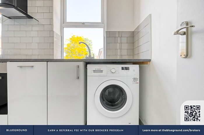 1 Bedroom Flat To Rent In Earl's Court, London, SW5