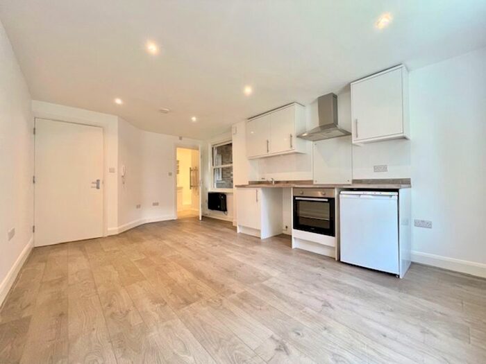 Studio To Rent In New Cross Road, London, SE14