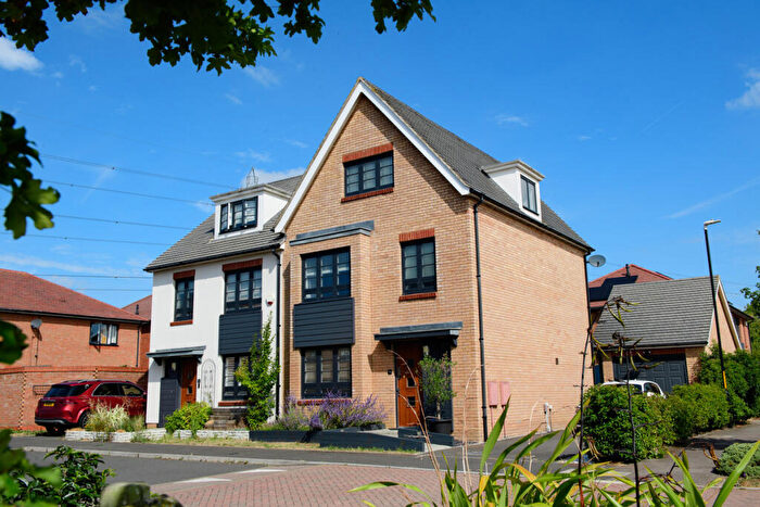 4 Bedroom Semi-Detached House To Rent In Candy Dene, Swanscombe, DA10